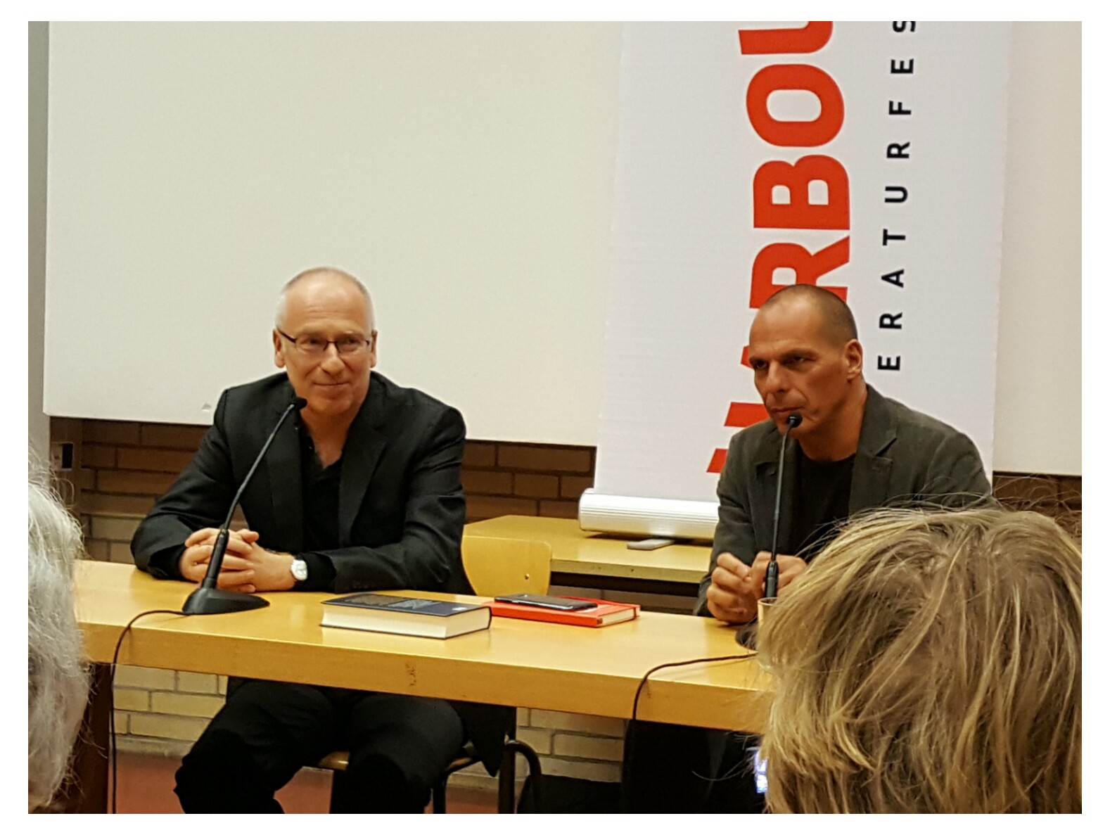 HFF: Yanis Varoufakis macht Wirtschaft spannend