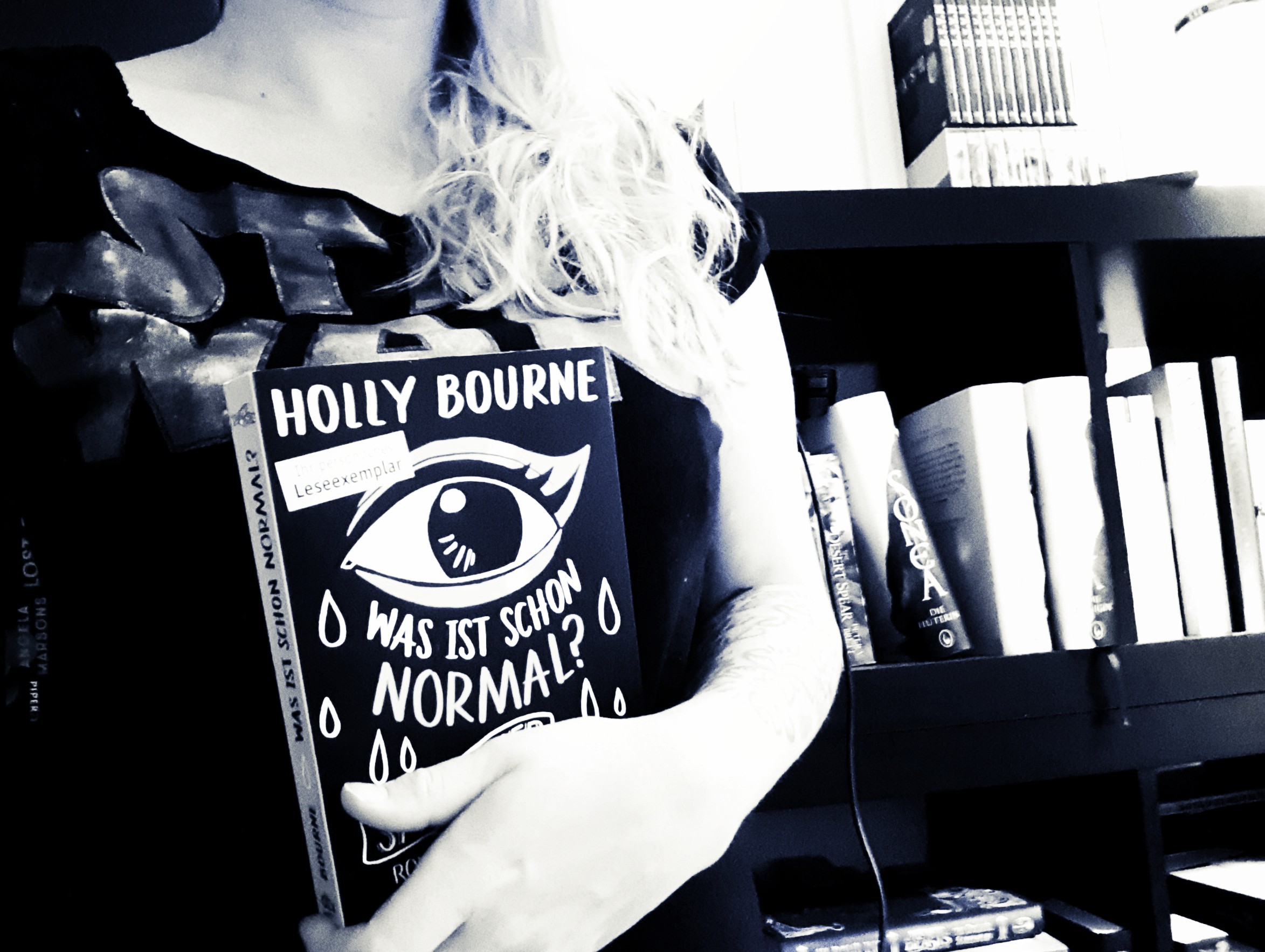 [Rezension] Holly Bourne – Was ist schon normal?